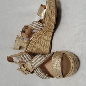 TOMMY HILFIGER Willow wedge sandal Size 7 Brown ( Ss10 )